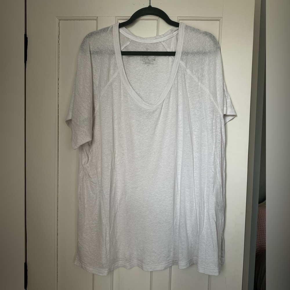 Offline by Aerie White Short Sleeve Women's Tee
